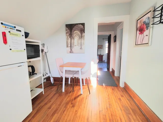 Quiet 1 bedroom, 8 mins from HSN