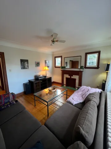 Furnished apartment near few hospitals