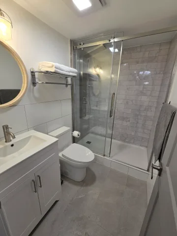 Furnished Executive Suite in Collingwood | 30+ Day Professional Rental | All-Inclusive