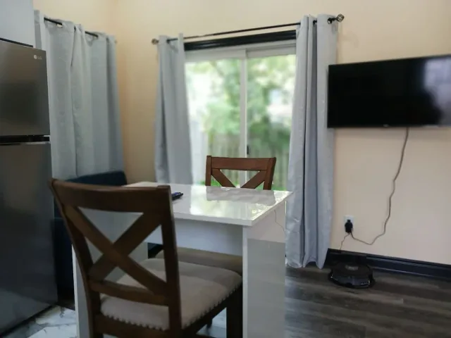 The Grassy Oasis — Detached Garden Suite near Brampton Civic Hospital