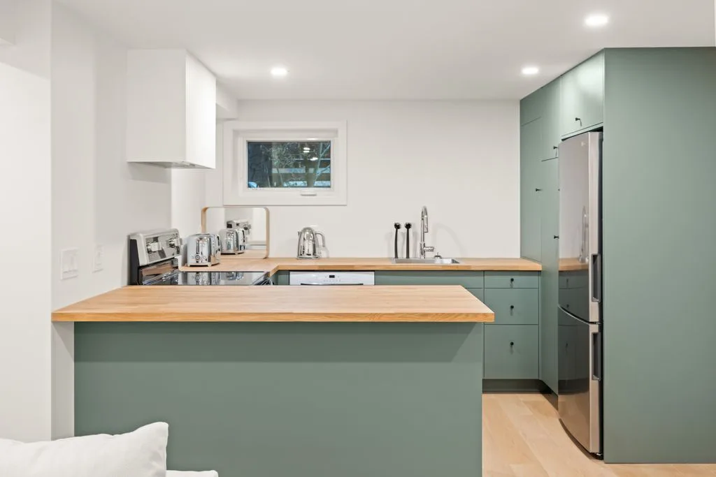 Beautiful, Newly Renovated, Fully Furnished Suite