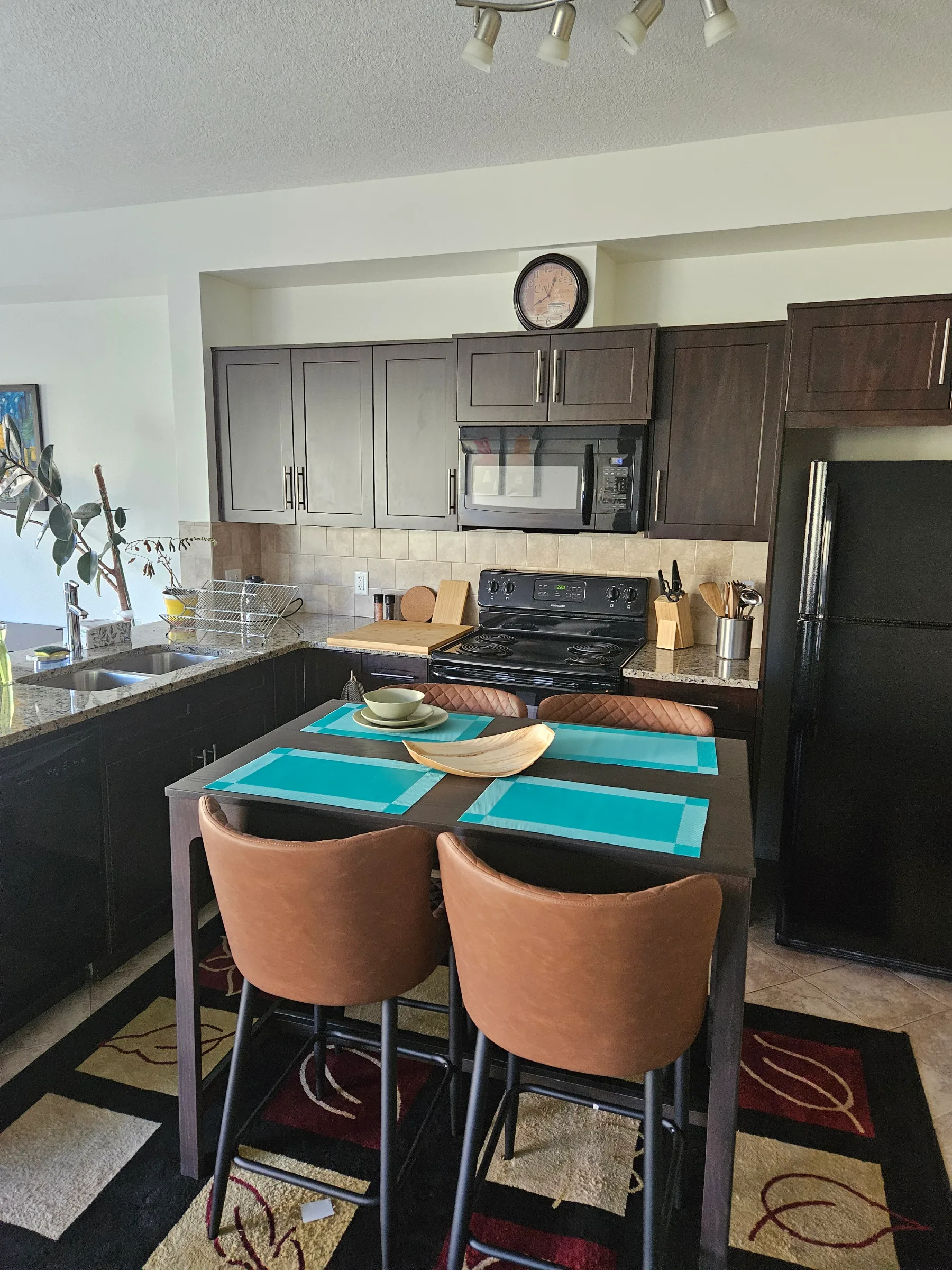 Fully Furnished Apartment in Sherwood near Costco