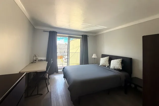 Furnished 2-Bedroom Apartment Near University of Windsor & Windsor Regional Hospital