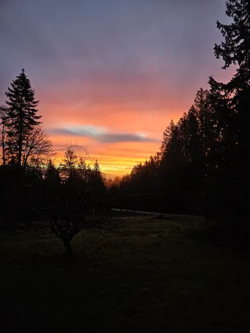 Brand new Luxury 5th Wheel on peaceful property in West Sechelt