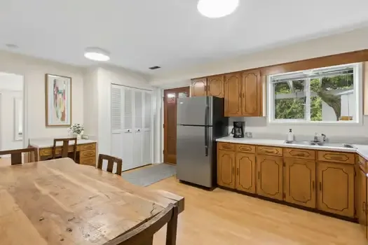 Spacious and stylish garden suite  