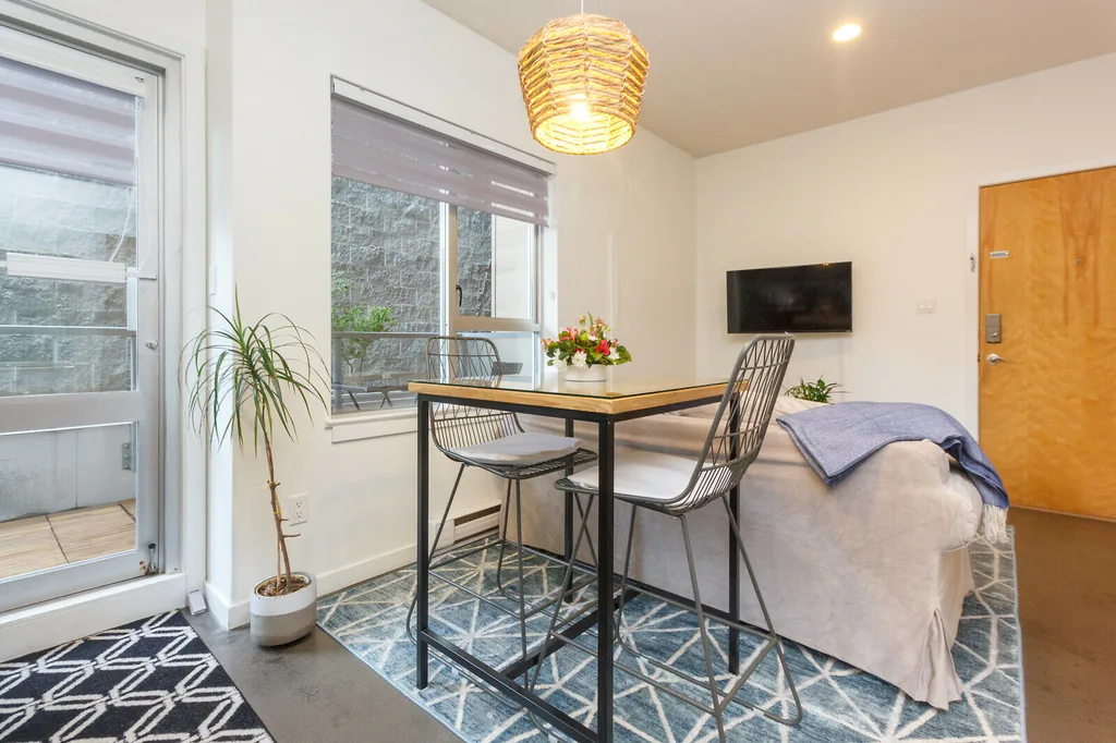 03-dining-room