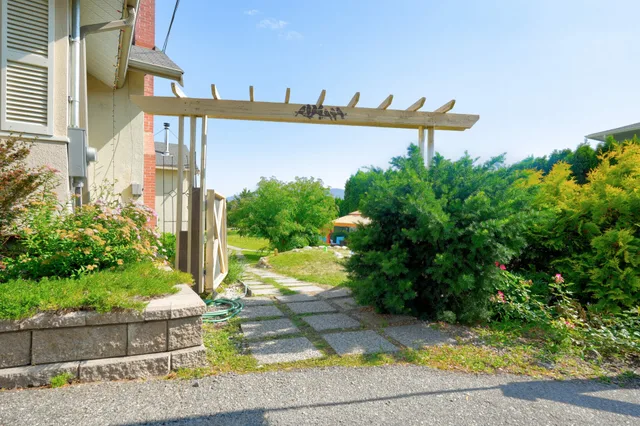 11714 quinpool-36