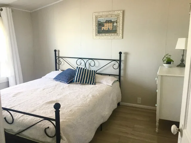 bedroom1