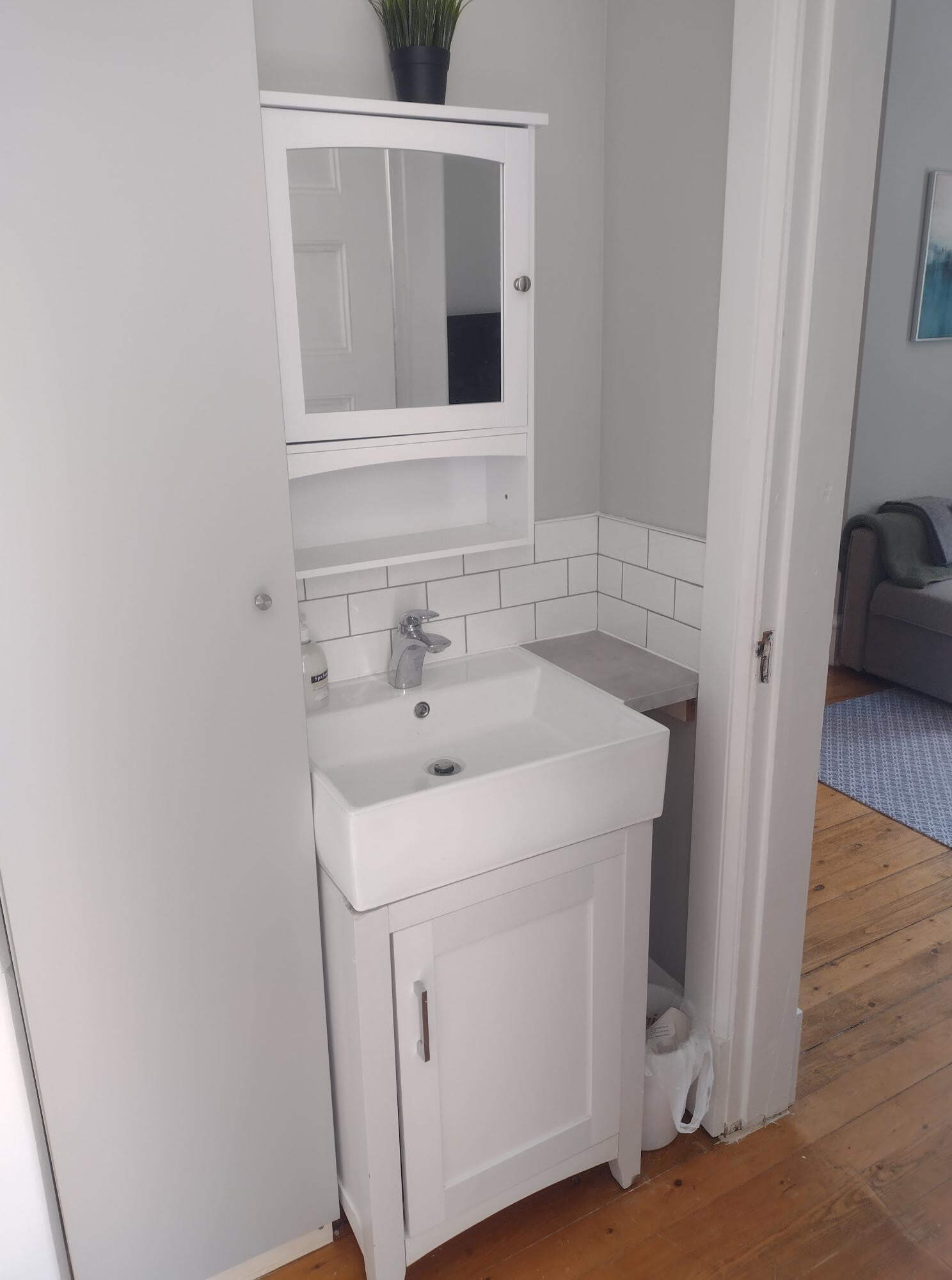Bathroom sink