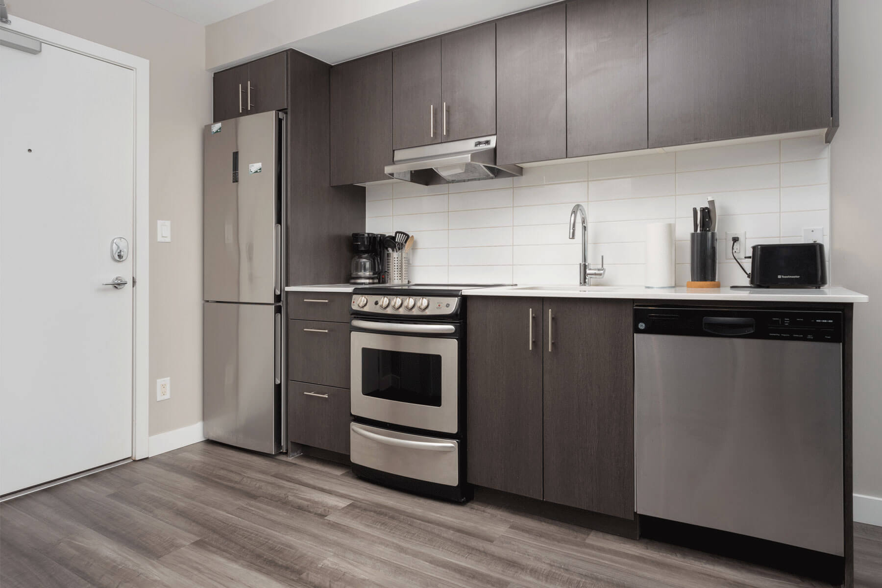 The Hendrix - 1 BR - Kitchen