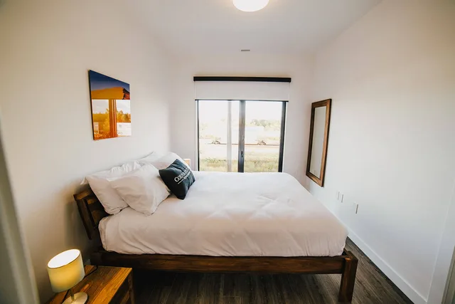 LXTX 1 bedroom bed
