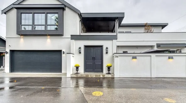 Garage loft exterior