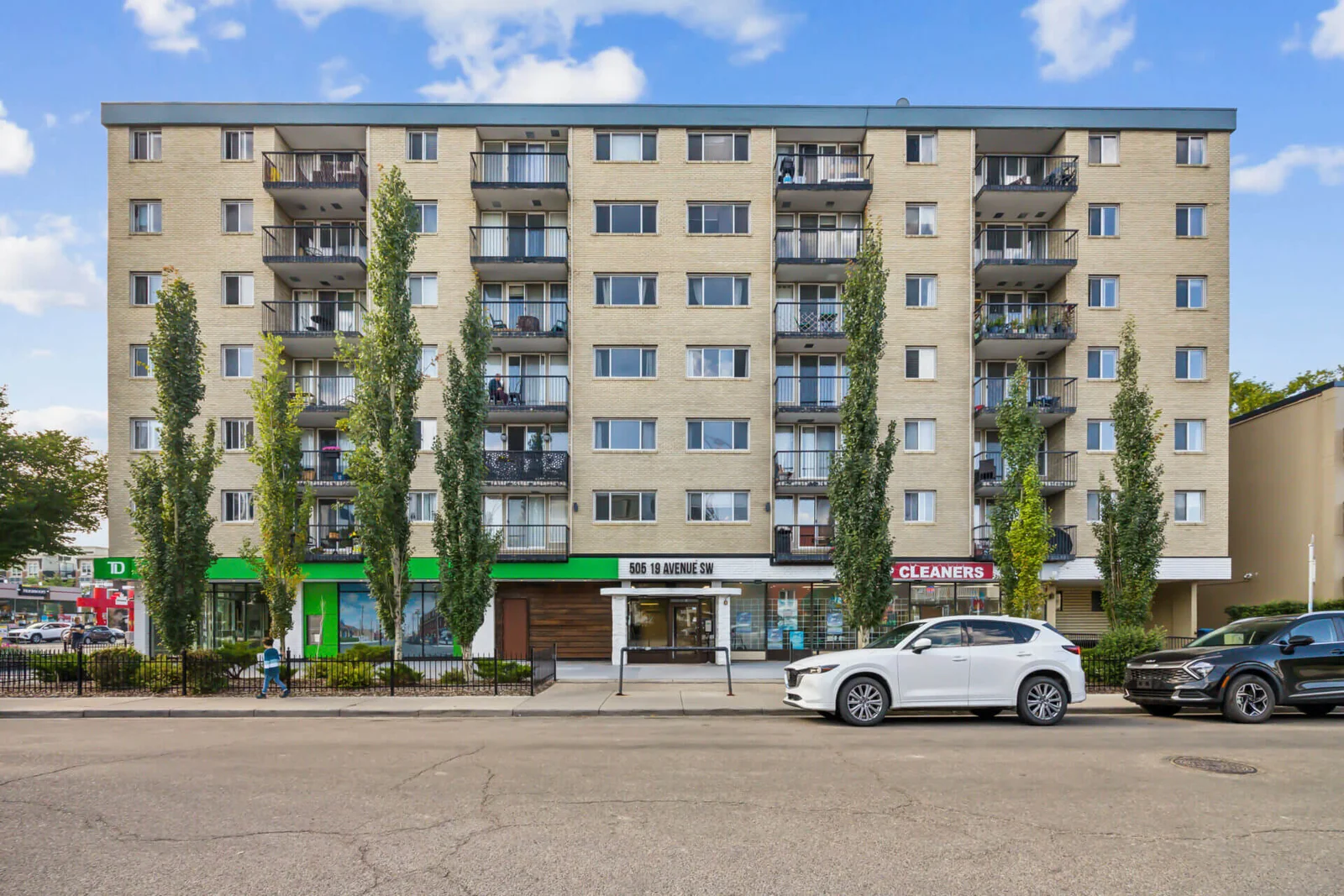 08.19.2024 - Mark Condic - 505 19 Ave SW, 310_02