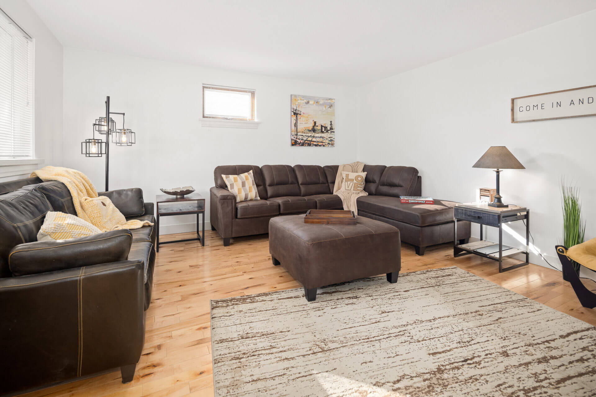 703_5th_St_E-Airbnb-4