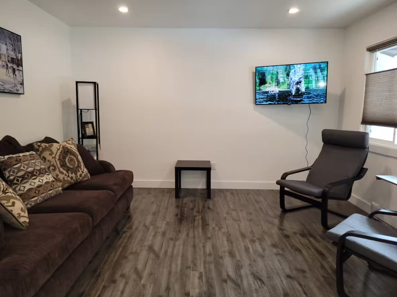 Fruitvale Unit C Livingroom