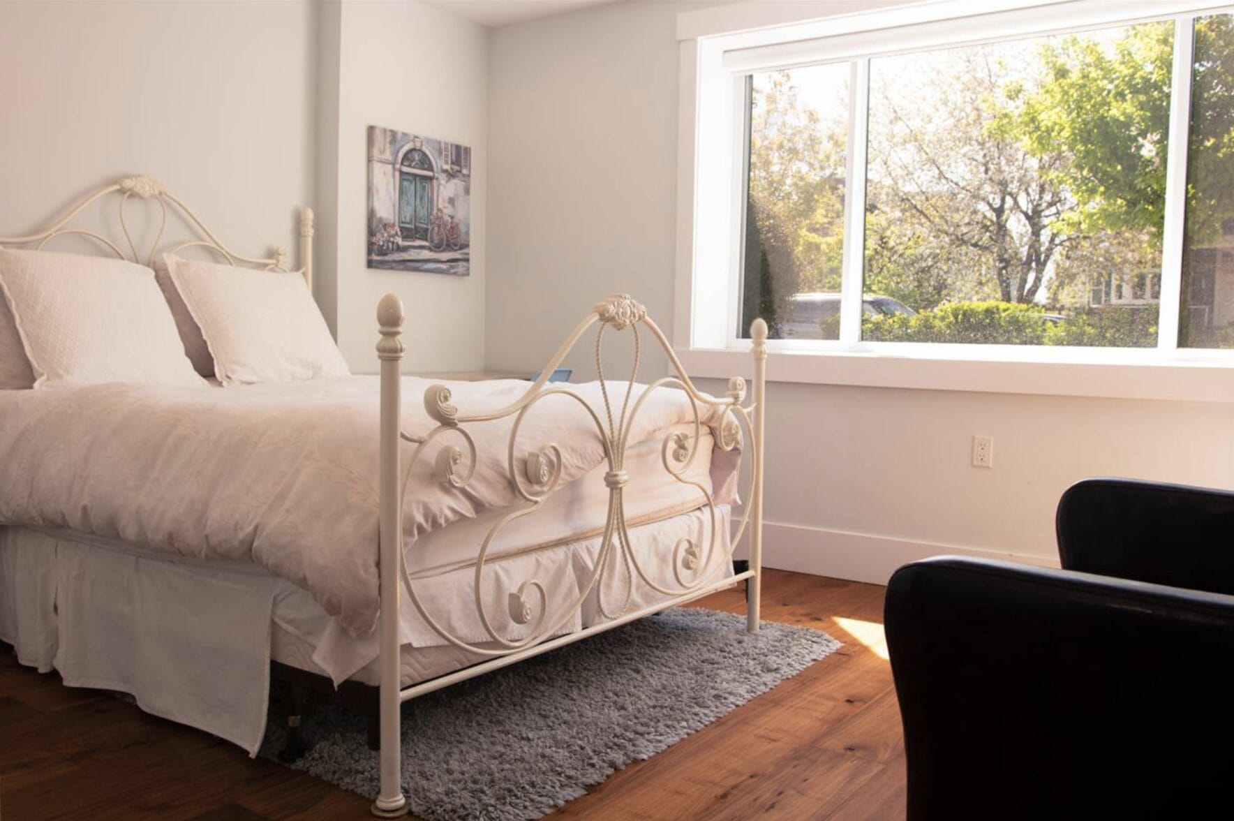 Suite front bedroom