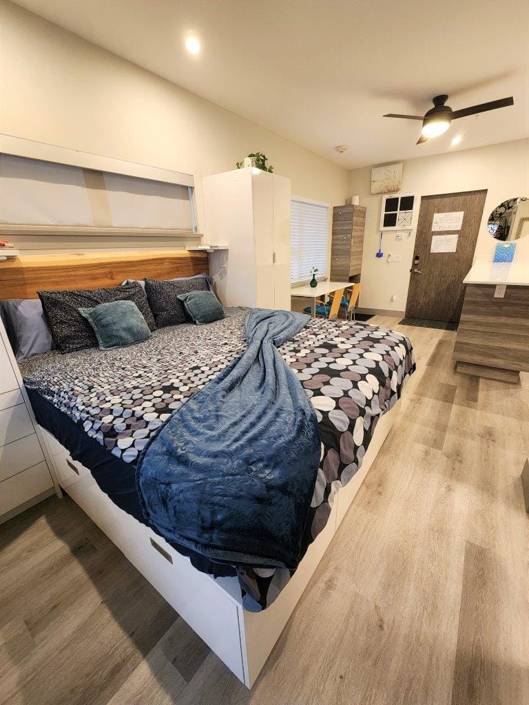 King Bed Living