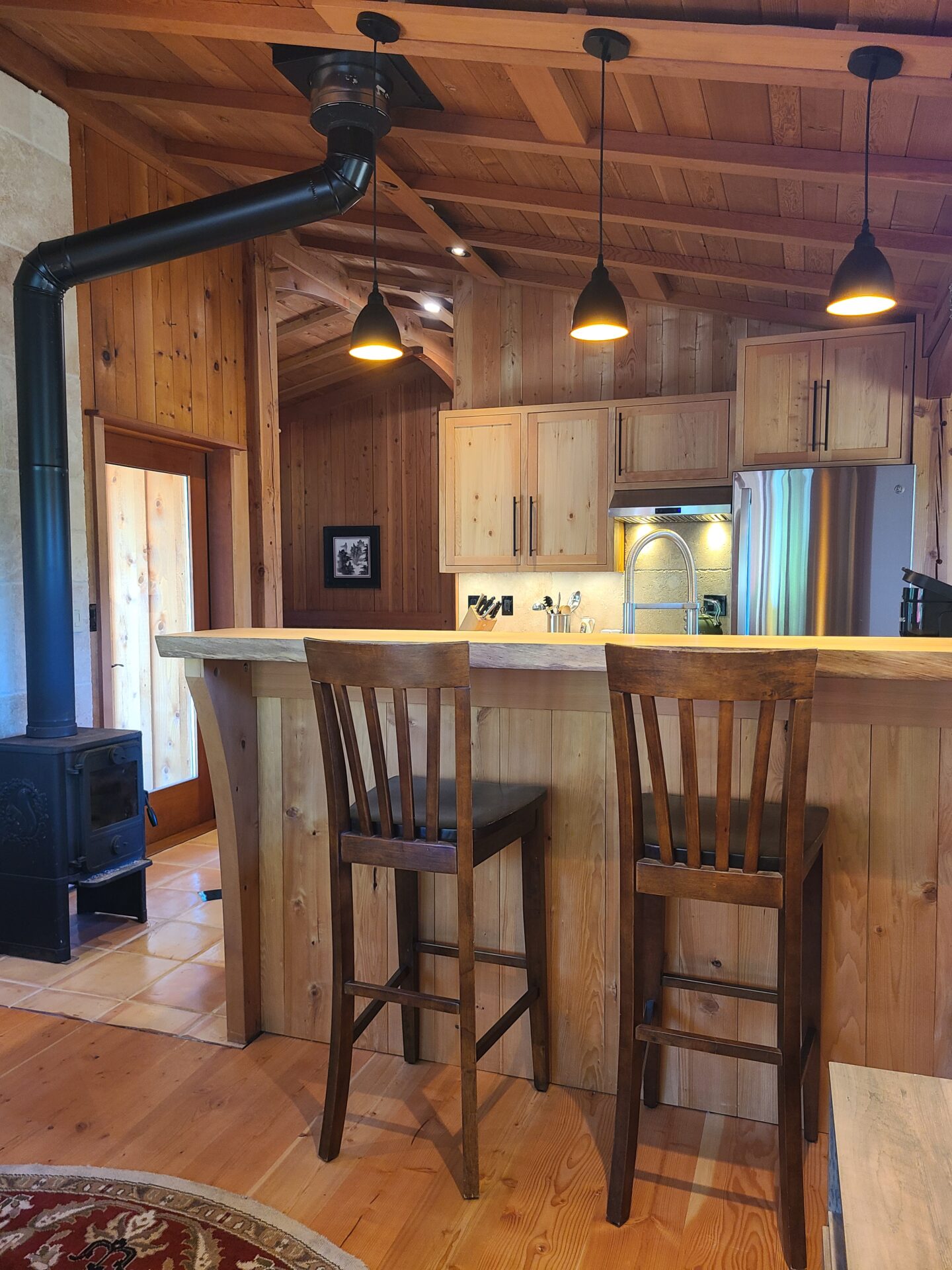Cottage bar